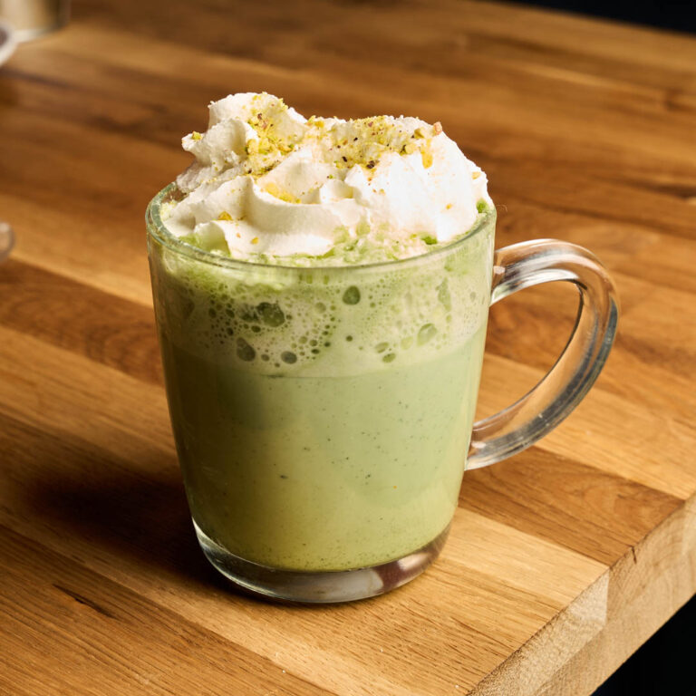 Café matcha con nata montada - bebidas La Bona Alicante